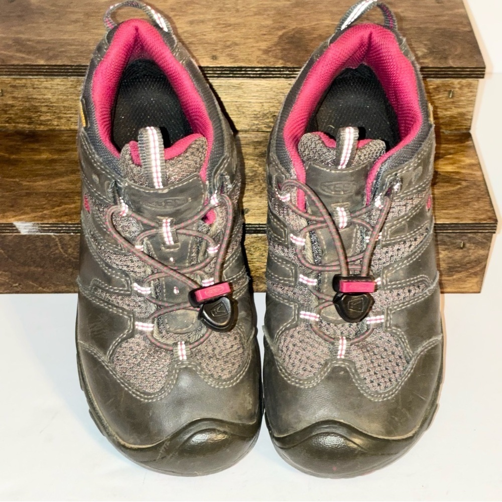 Keen Targhee Low Shoes Youth Size 3 Waterproof Outdoor Hiking Athletic Sneakers